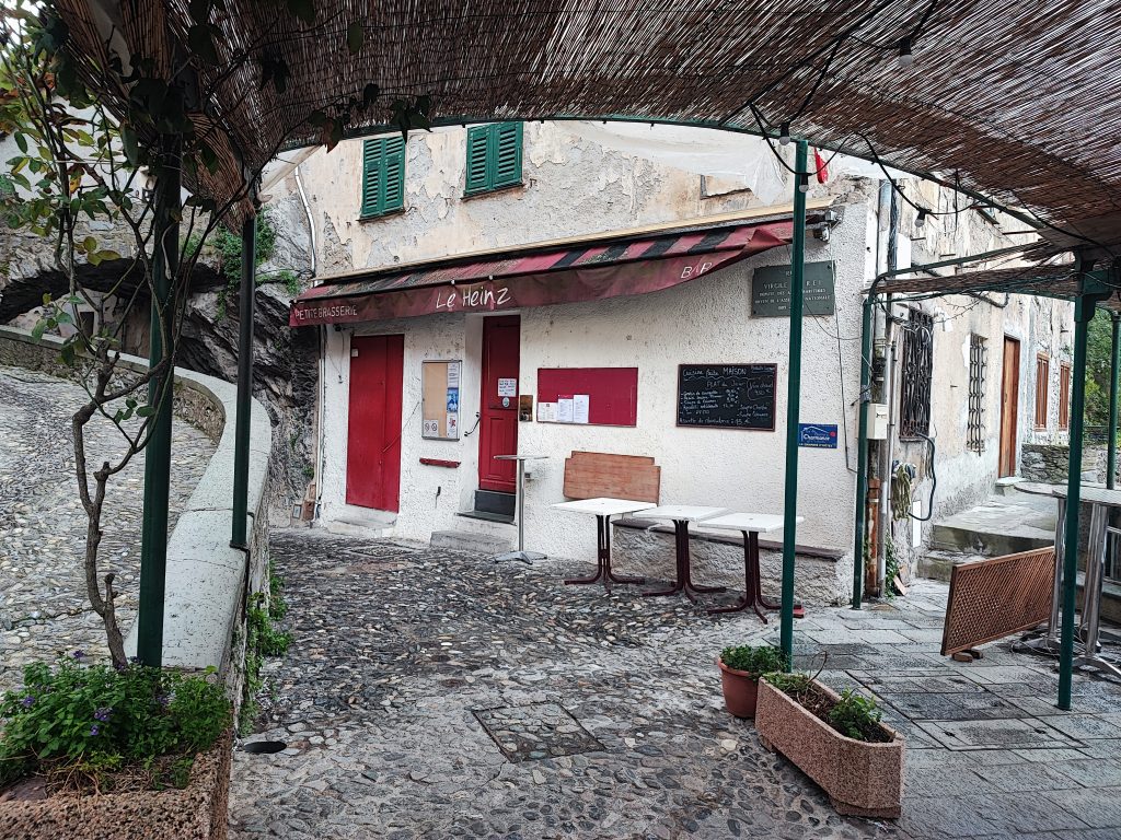 Clin d'oeil à mon père (prénom Heinz) ... Le bar est évidemment fermé